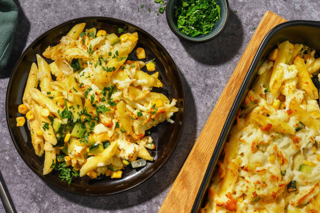 Pastagratäng på zucchini, majs & halloumi