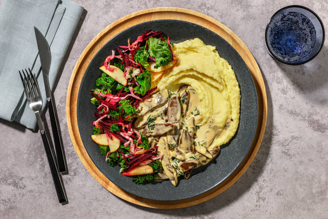 Plantebaserte biter i kremet basilikumsaus