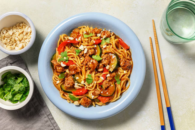 Wok de nouilles au porc haché & cajous