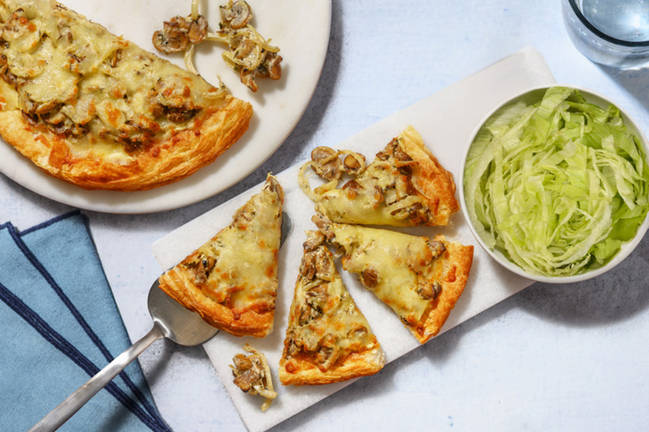 Tarte fine forestière & duo de fromages