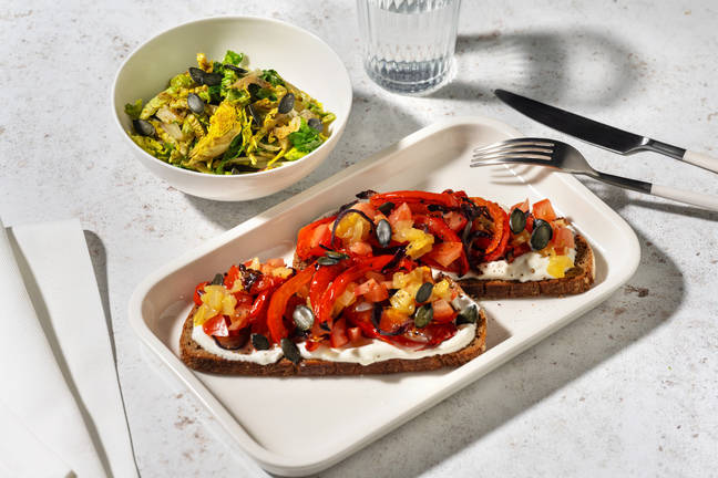 Bruschetta aux poivrons grillés & chèvre frais