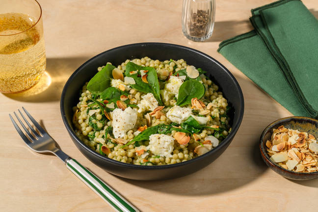 Risotto verde de couscous perlé, pesto & mozza