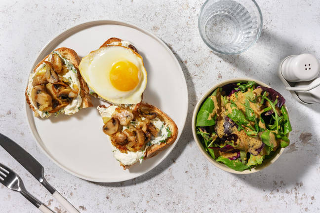 Tartines champis & crème aux herbes