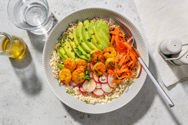 Poke bowl : quinoa, crevettes & avocat