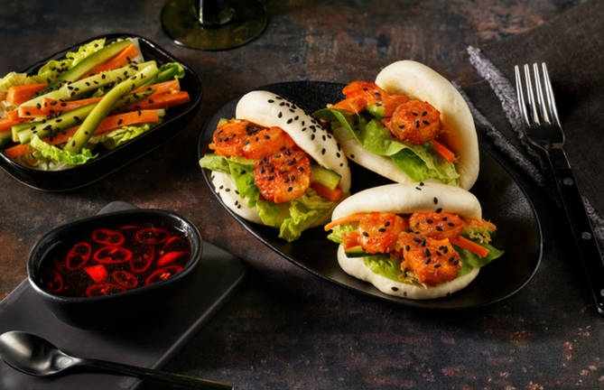 Baos de langostinos con salsa de chile dulce casera