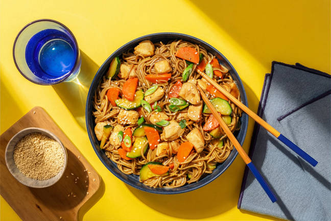 Wok de dinde sauce umami & nouilles soba