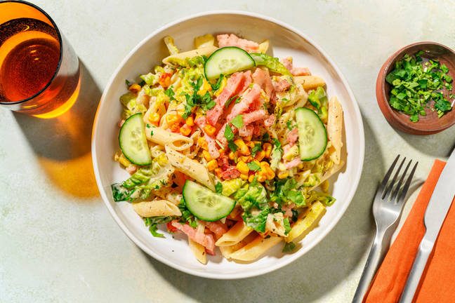 Pasta Salad : maïs doré, lardons & sauce avocat