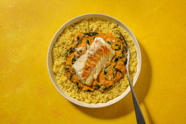 Lieu, semoule & sauce crémeuse au pesto rosso