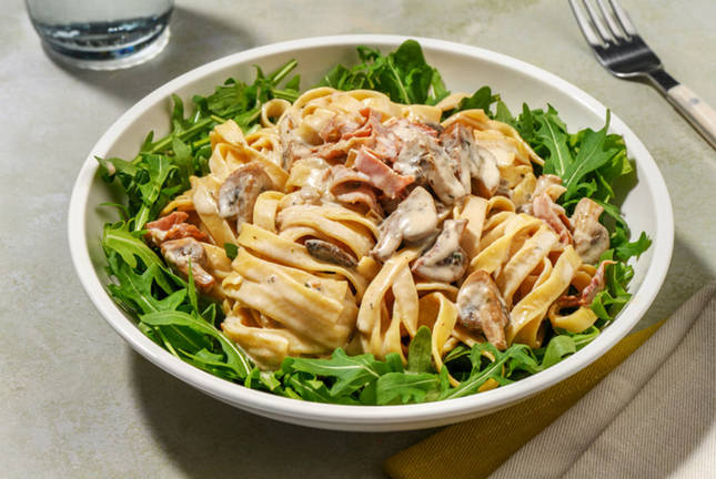 Tagliatelle crémeuses au jambon sec