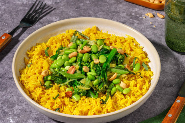 Riz pilaf aux broccolini, fèves de soja et basilic thaï