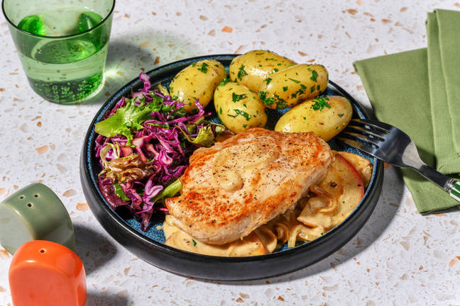 Urtemarineret svinekotelet i æblesmørsauce