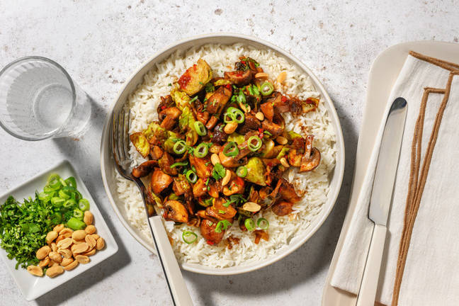 Umami Stir-Fry mit Pilzen und Rosenkohl