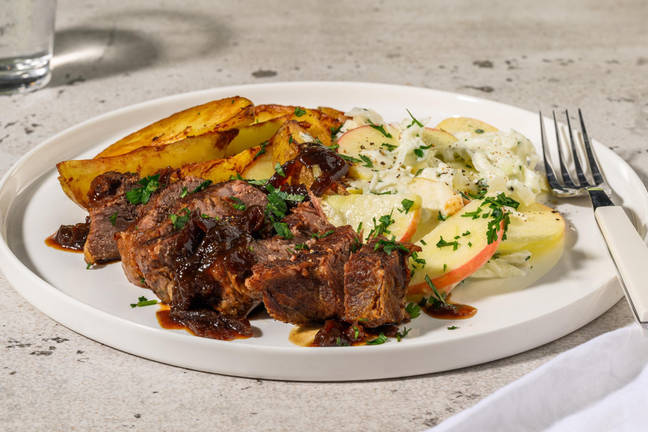 Steak with Kohlrabi-Apple Salad