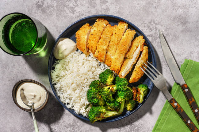 Escalope crujiente de pollo con salsa de ajo asado