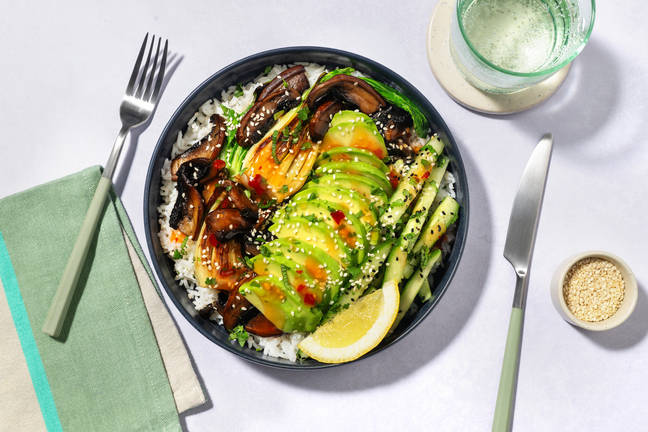 Vegan Buddha Bowl mit Portobello & Avocado