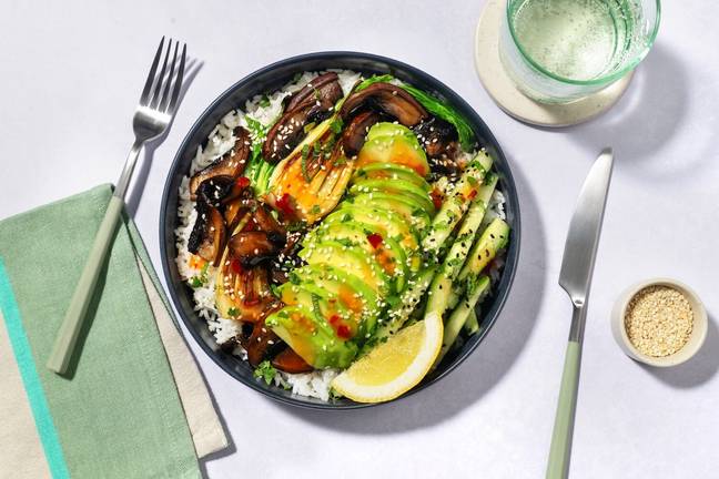 Vegan Buddha Bowl mit Portobello & Avocado