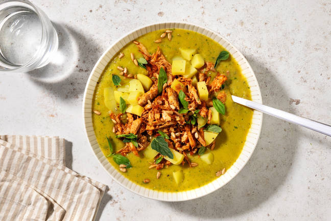 Romige groentesoep met pulled chicken