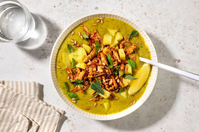 Poulet effiloché et soupe de légumes crémeuse