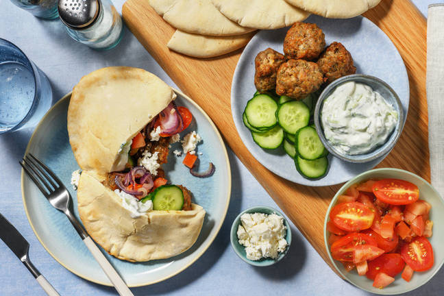 Mediterrane familie-avond: pita's met varkensgehaktballetjes