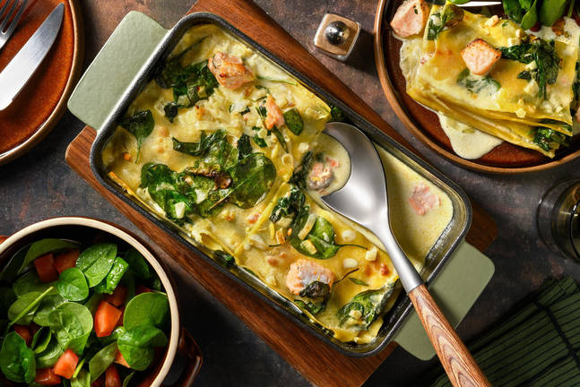Leckere Lachs-Lasagne mit Rahmspinat