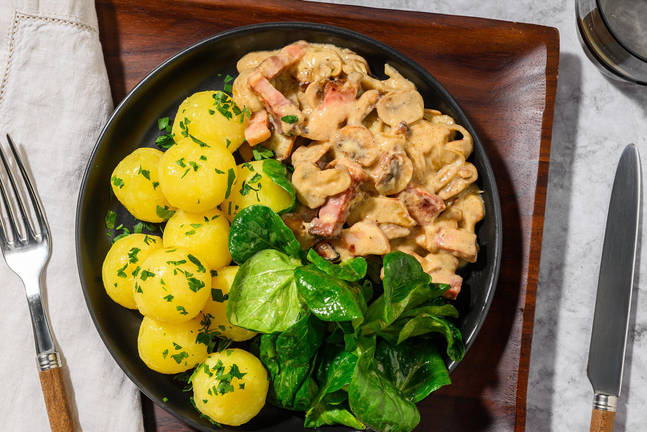 Speck-Rahmschwammerl mit Kartoffelknödel