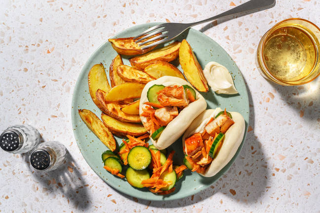 Bao Buns mit BBQ-Hähnchen