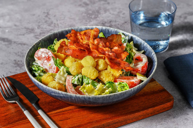 Crispy Gnocchi & Speck Salad mit Dressing 