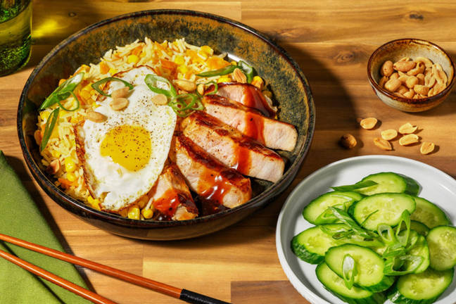 Kantonesischer Konfetti-Reis mit Teriyaki-Schweinelachssteak