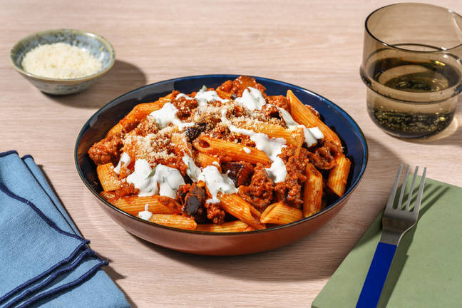 Fusion penne met rundergehakt en peterselie-yoghurtsaus