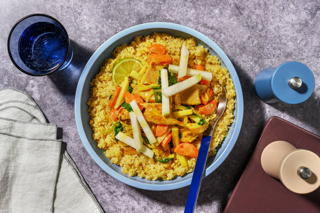 Curry de chou-rave au lait de coco & émincés végés façon poulet