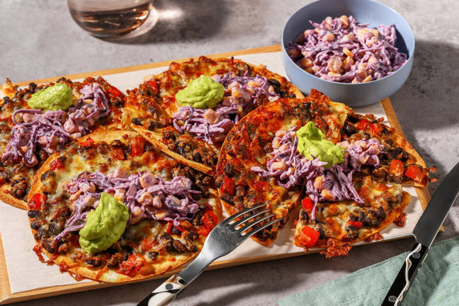 Zwartebonentostada's met avocadosalsa