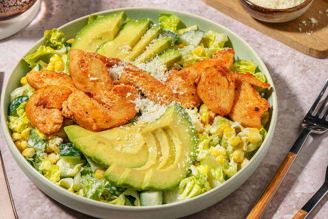 American Bowl mit Hähnchen und Avocado