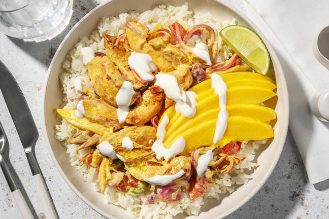 Fruchtig-scharfe Hähnchen-Bowl mit Reis