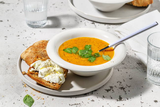 Tomatensoep met ciabatta met burrata