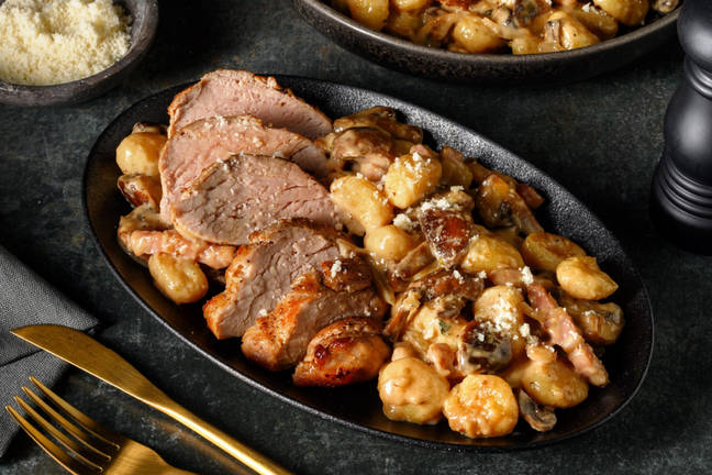 Filet mignon de porc, lardons et gnocchi poêlés