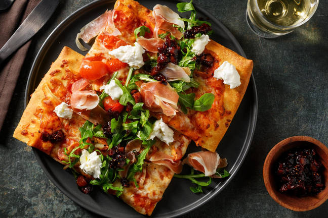 Pizza with Serrano Ham, Burrata & Blueberry Sauce