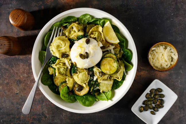 Tortelloni met pesto, burrata en Parmigiano Reggiano