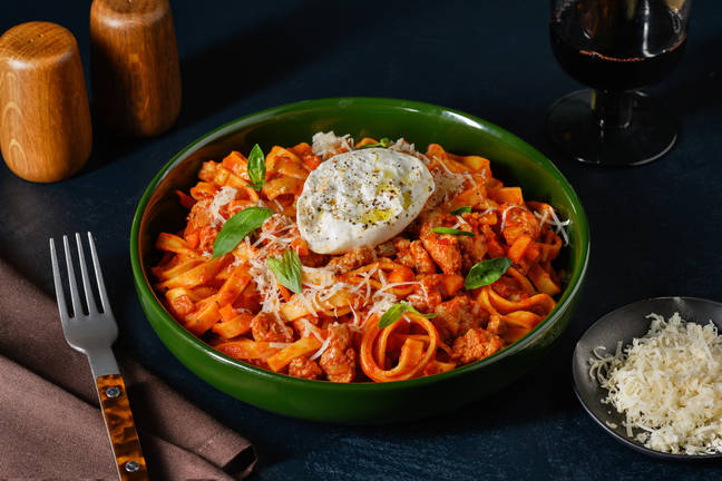 Bolognaise gourmande avec burrata & basilic