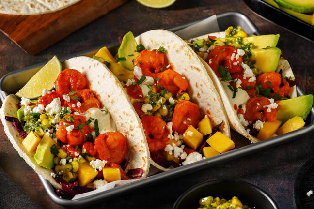 Tacos de crevettes au chipotle, avocat et mangue