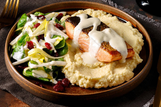 Salmon in Creamy Garlic Sauce