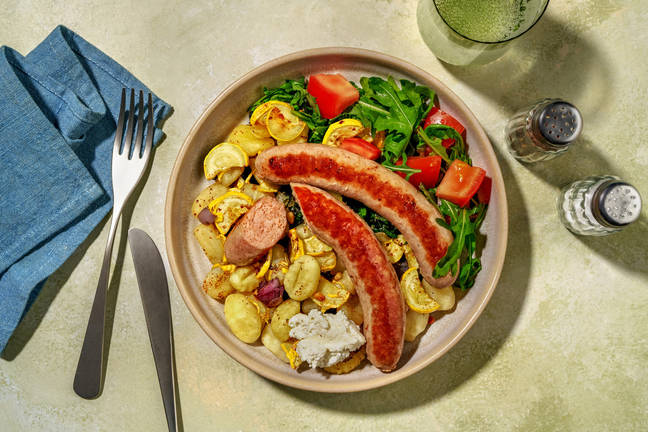 Italiensk plåt med salsiccia, grönsaker och gnocchi