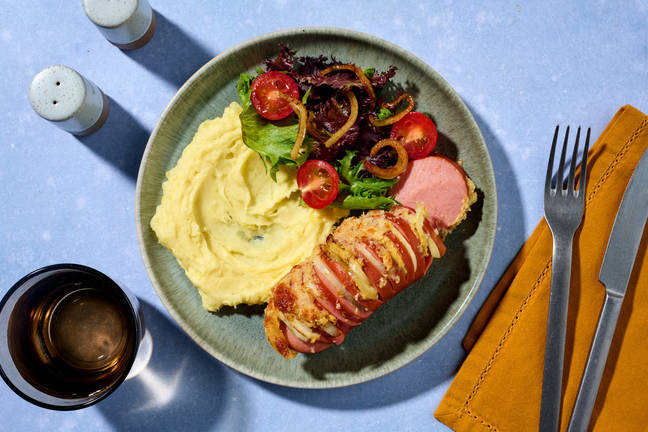 Klassisk svensk ovnbagt falu-pølse