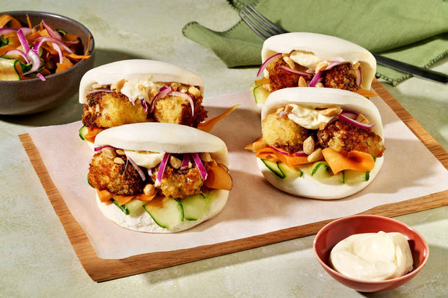 Asiatisk panerad torsk i bao-bröd