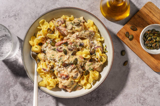 Fiorelli mit Pilzfüllung in cremiger Estragonsoße