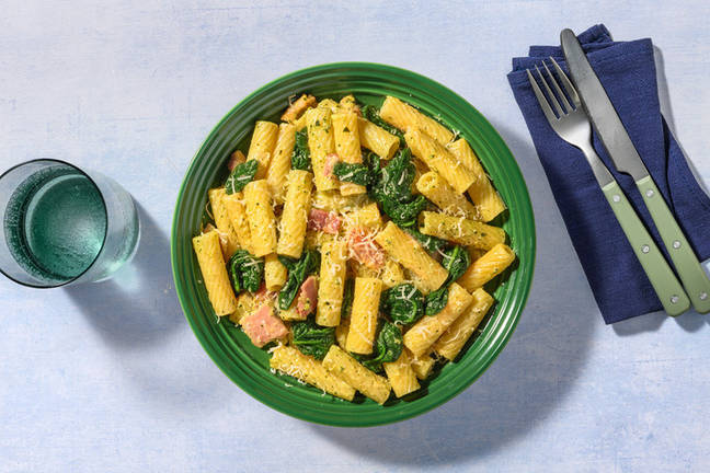 Creamy Pesto and Bacon Pasta