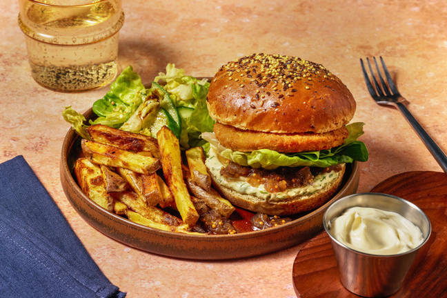Krokante plantaardige kipburger met dillemayo