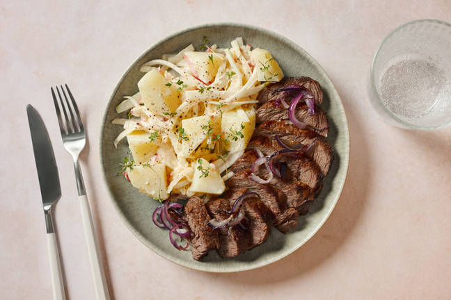 Hüftsteak mit Kartoffel-Kohlrabi-Salat