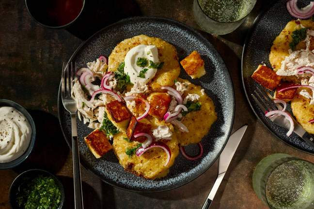 Paneer- och kycklingtoppade aloo tikki