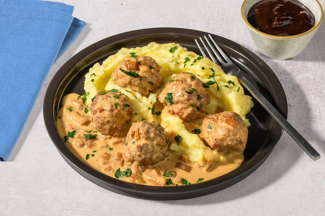 Köttbullar: Albóndigas suecas con salsa casera de carne 