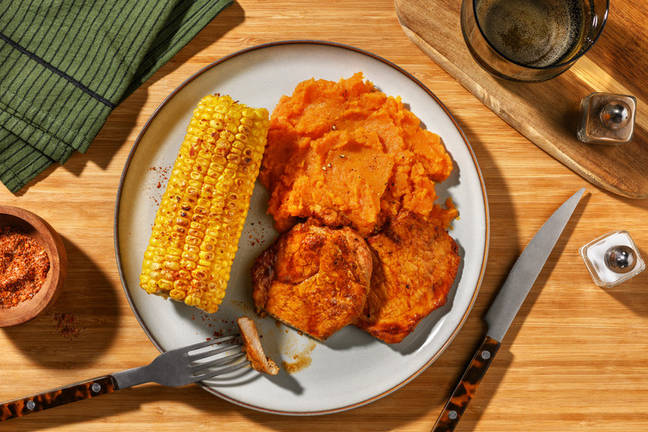 Nuestro lomo BBQ con mazorca de maíz al tajín